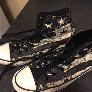 Converse High Top Chuck Taylors. Women’s 8 Mens 6